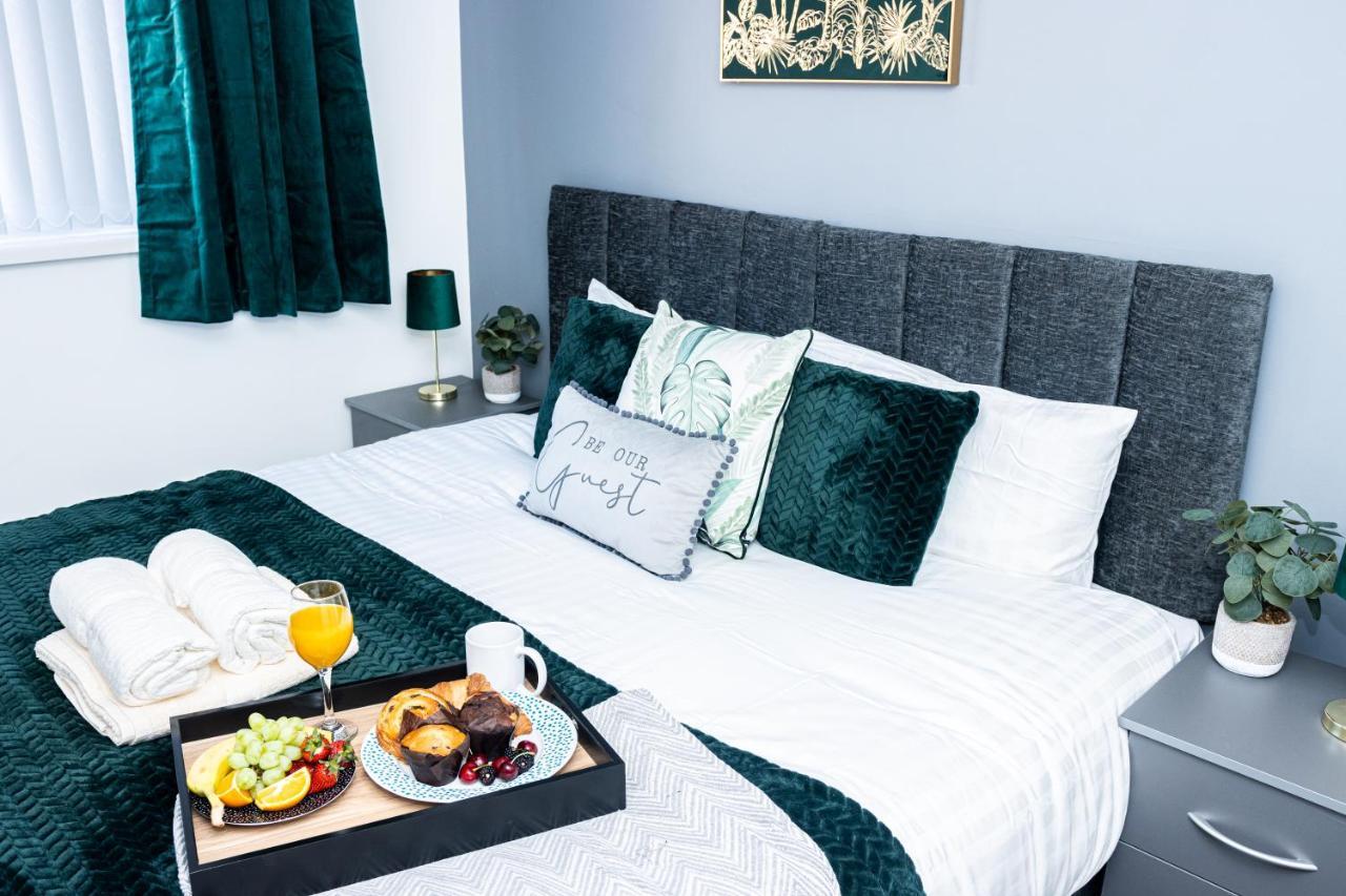 Td Stourb Dudley - Luxurious 3 Bedroom House - Sleeps 7 - Dy1 - Long And Short Stay Брирли Хилл Экстерьер фото